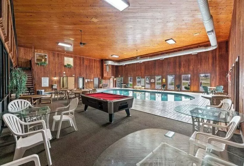 Iron Ridge Inn Motel