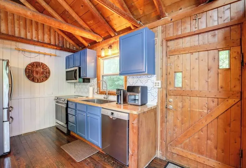 Lakefront Lusby Home W/ Fire Pit: 3 Mi To Beach!