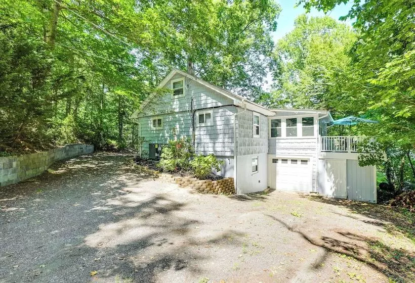 Lakefront Lusby Home W/ Fire Pit: 3 Mi To Beach!