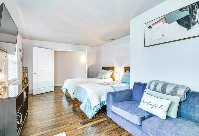 Near Lewisville Lake: Home In The Colony W/ Yard!