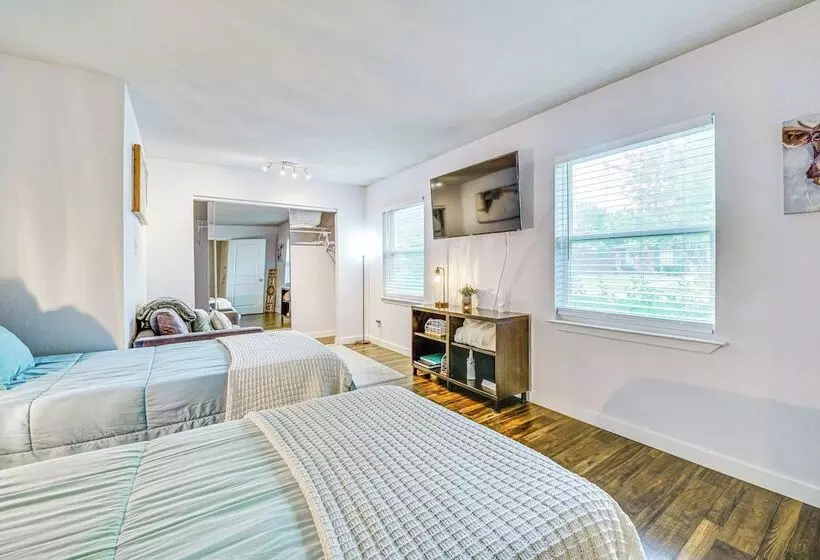 Near Lewisville Lake: Home In The Colony W/ Yard!