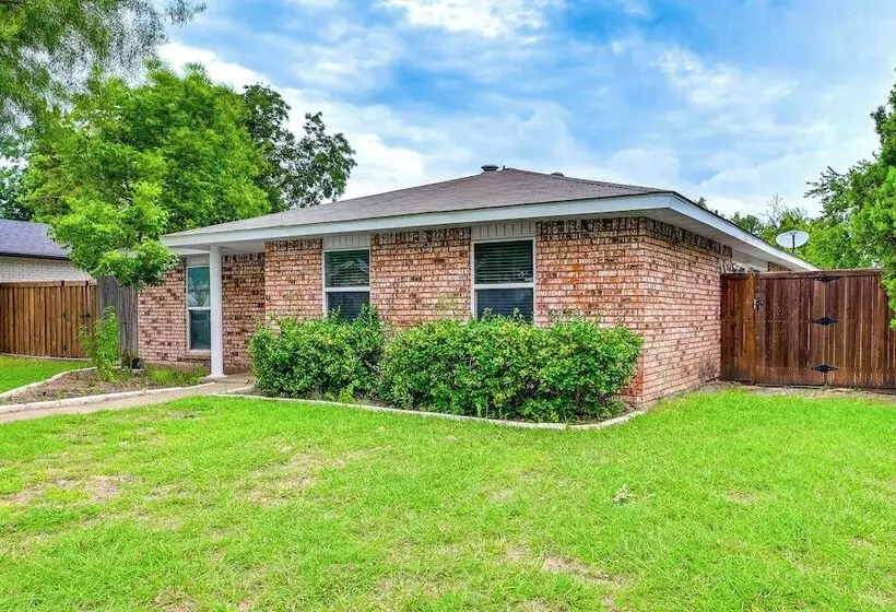 Near Lewisville Lake: Home In The Colony W/ Yard!