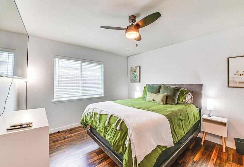 Near Lewisville Lake: Home In The Colony W/ Yard!