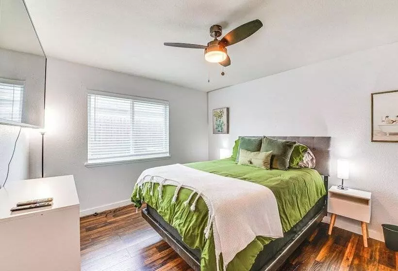 Near Lewisville Lake: Home In The Colony W/ Yard!