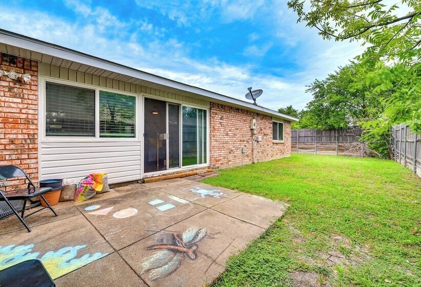 Near Lewisville Lake: Home In The Colony W/ Yard!