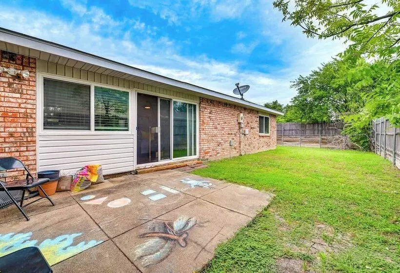 Near Lewisville Lake: Home In The Colony W/ Yard!