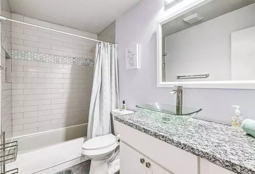 Near Lewisville Lake: Home In The Colony W/ Yard!