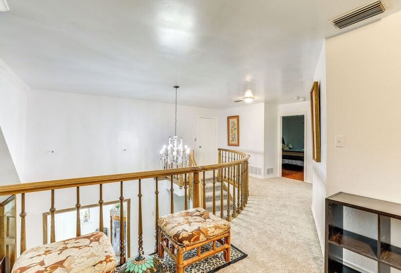 11 Mi To Dtwn: Luxe Home W/ Pool In Fort Worth