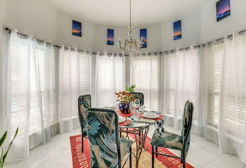 11 Mi To Dtwn: Luxe Home W/ Pool In Fort Worth