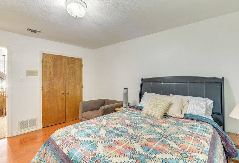 11 Mi To Dtwn: Luxe Home W/ Pool In Fort Worth