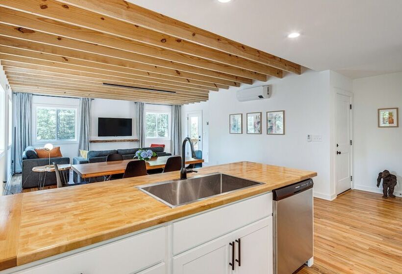 Modern Hiker S Haven W/ Dupont State Forest Views!