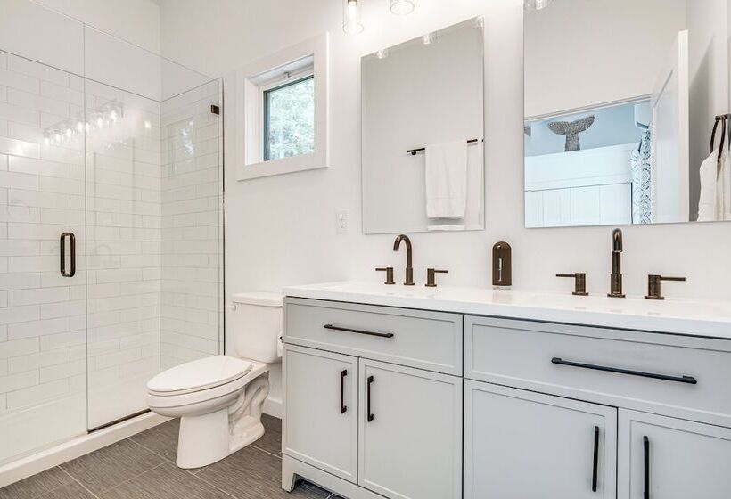 Modern Hiker S Haven W/ Dupont State Forest Views!