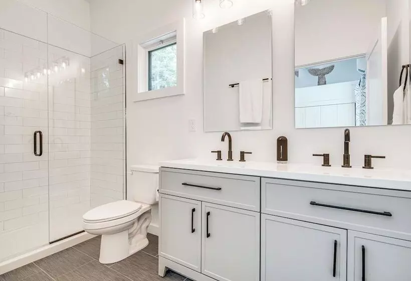 Modern Hiker S Haven W/ Dupont State Forest Views!