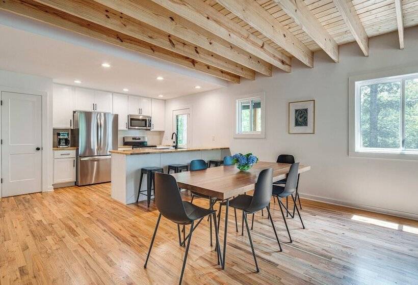 Modern Hiker S Haven W/ Dupont State Forest Views!