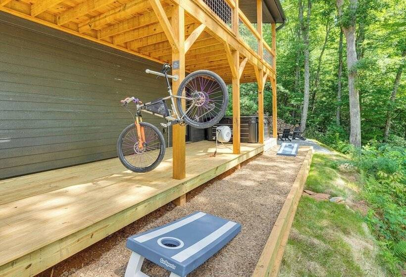 Modern Hiker S Haven W/ Dupont State Forest Views!