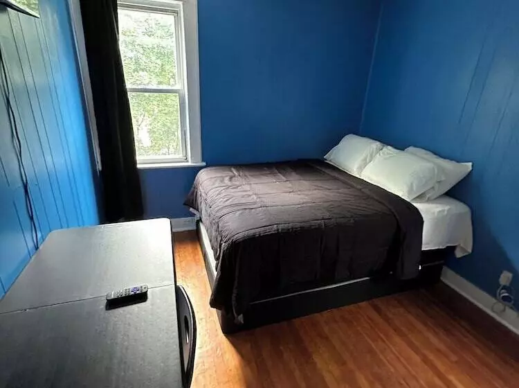 Majatalo Fidelia Fuchsite Room, Queen Bed Minutes From Newark Liberty International Airport And Newark Penn S