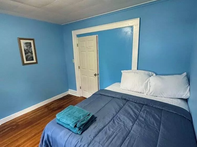 Majatalo Fidelia Fuchsite Room, Queen Bed Minutes From Newark Liberty International Airport And Newark Penn S