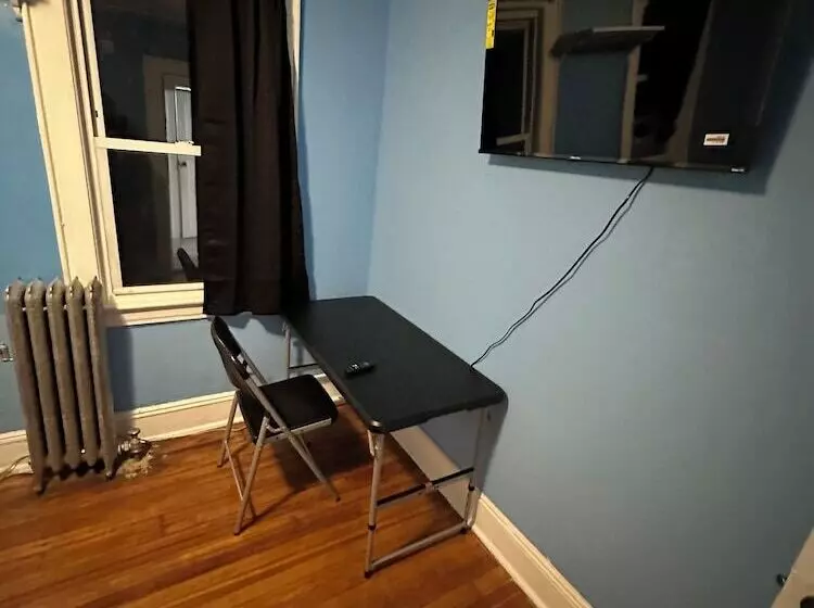 Majatalo Fidelia Fuchsite Room, Queen Bed Minutes From Newark Liberty International Airport And Newark Penn S