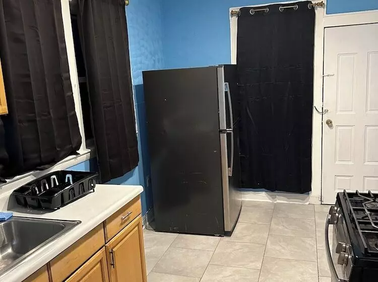 Majatalo Fidelia Fuchsite Room, Queen Bed Minutes From Newark Liberty International Airport And Newark Penn S