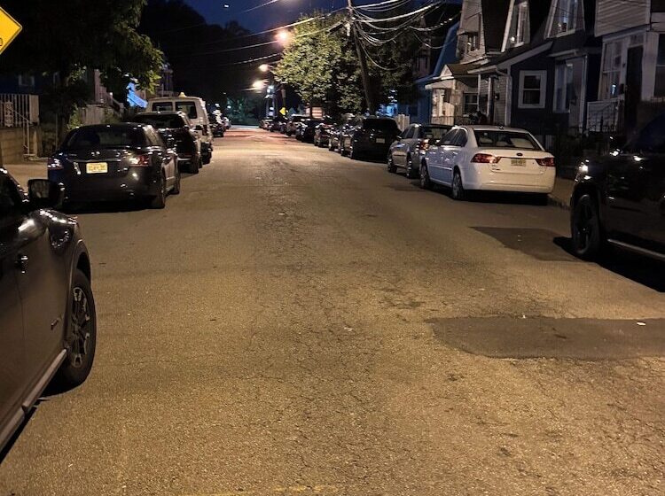 Пансион Fidelia Fuchsite Room, Queen Bed Minutes From Newark Liberty International Airport And Newark Penn S