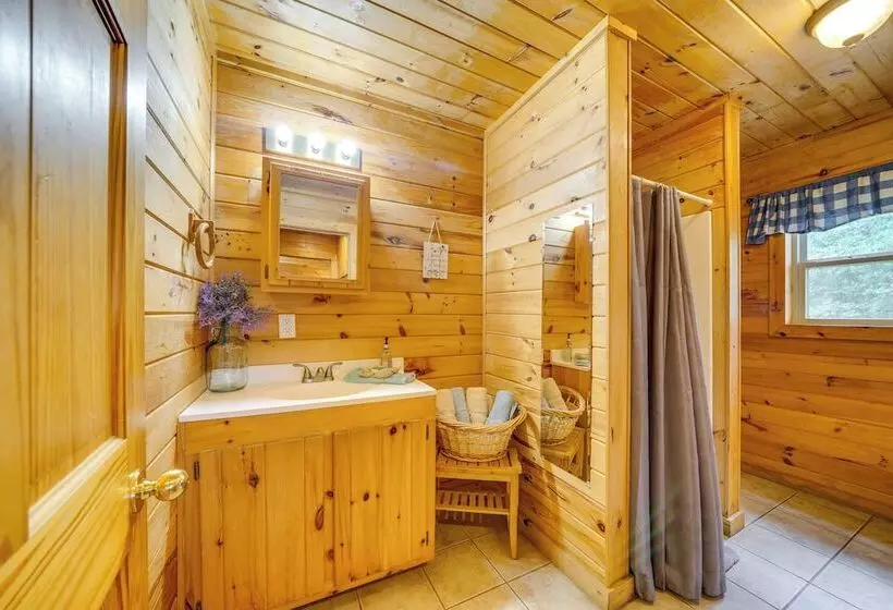 Picturesque Oklahoma Cabin On 80 Acres W/ Views!