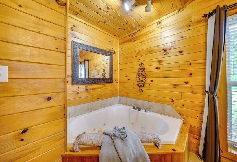 Picturesque Oklahoma Cabin On 80 Acres W/ Views!