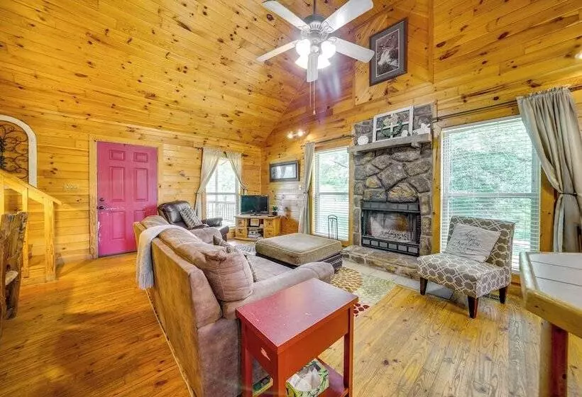 Picturesque Oklahoma Cabin On 80 Acres W/ Views!