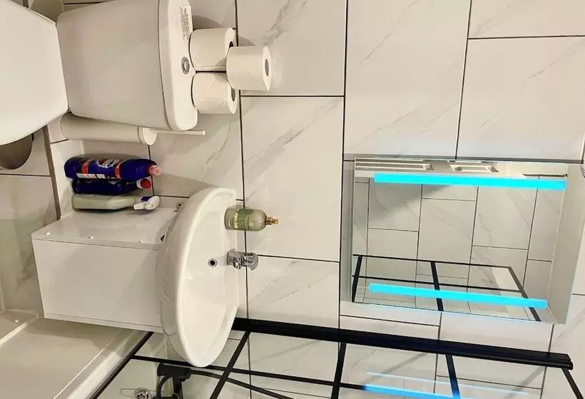 Residenssi Cozy Barking Retreat   2 Bedrooms