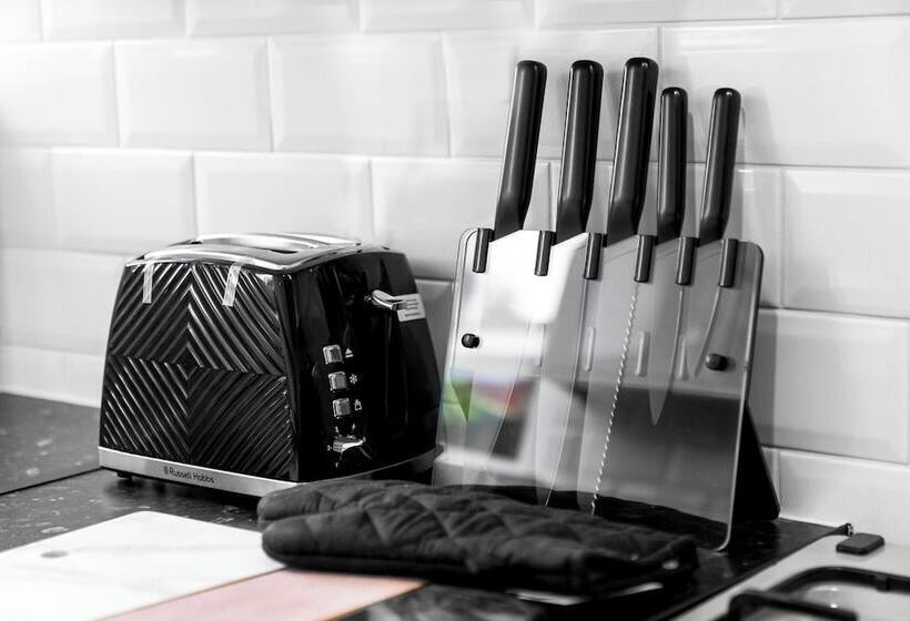 Резиденция The Rock, Solihull Retreat Birmingham Airport