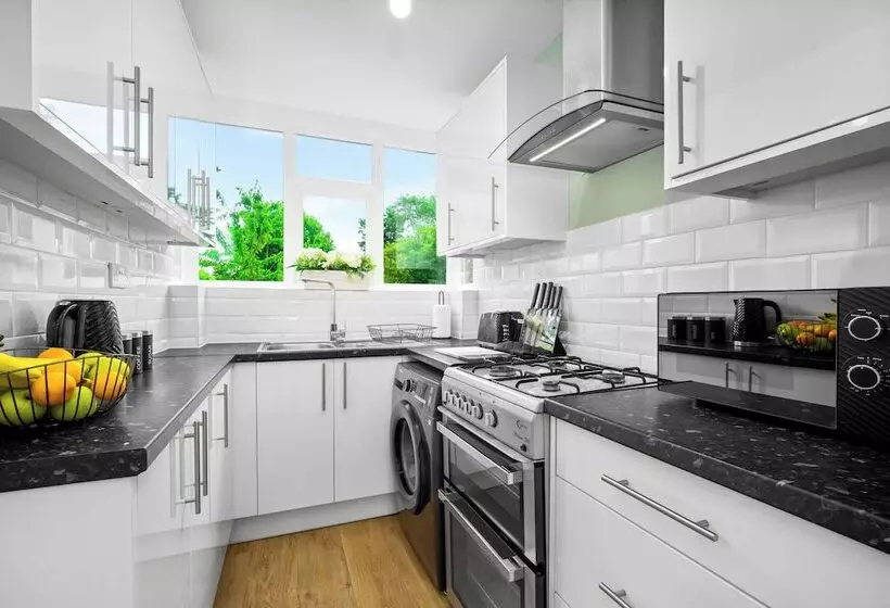 Residenssi The Rock, Solihull Retreat Birmingham Airport