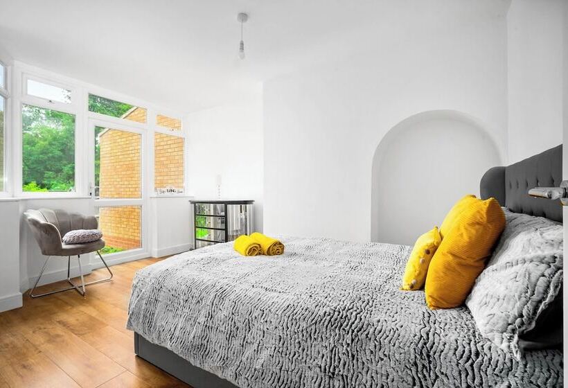 Резиденция The Rock, Solihull Retreat Birmingham Airport