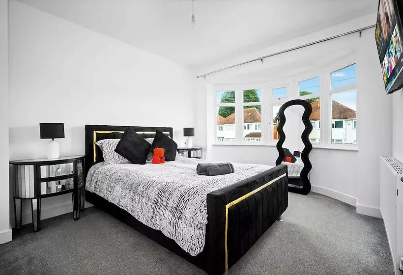 Residenssi The Rock, Solihull Retreat Birmingham Airport