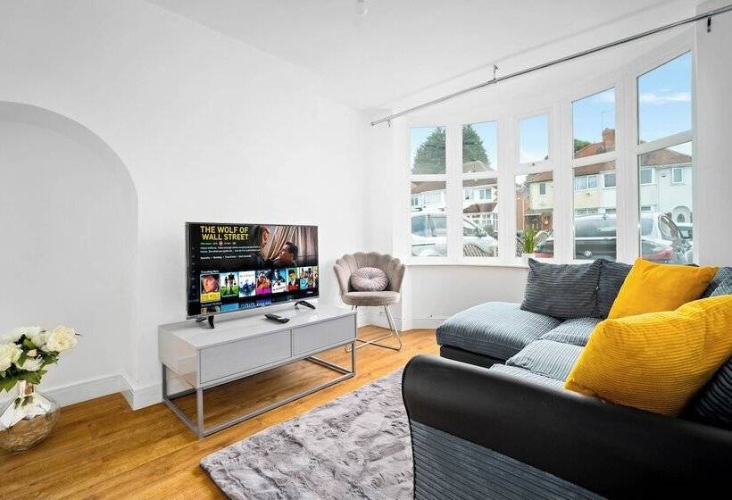 Резиденция The Rock, Solihull Retreat Birmingham Airport