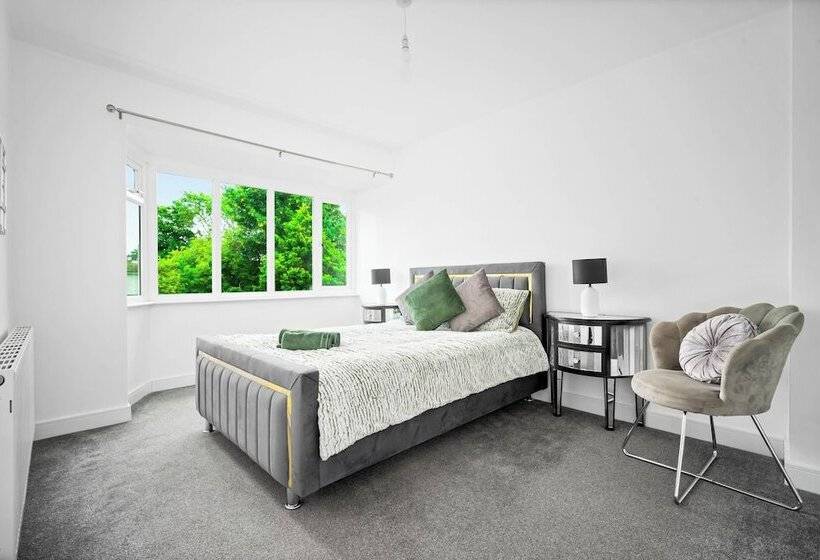 Резиденция The Rock, Solihull Retreat Birmingham Airport