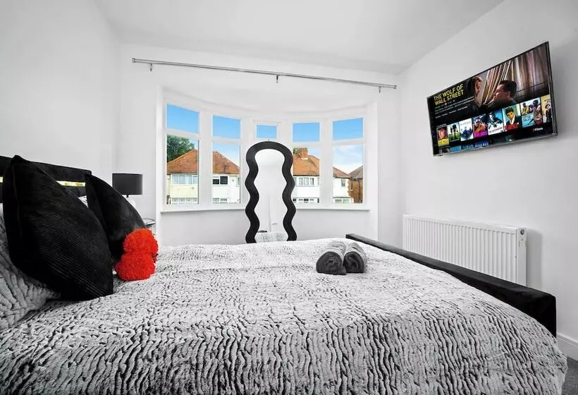 Residenssi The Rock, Solihull Retreat Birmingham Airport