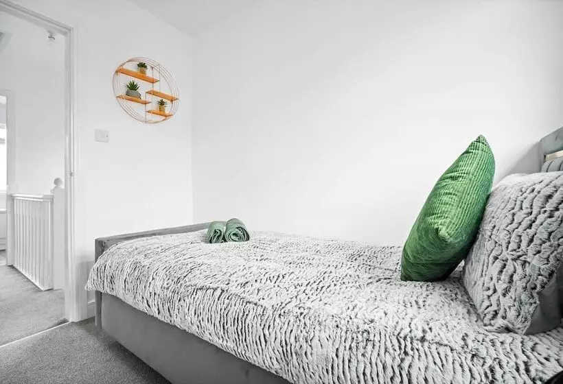 Residenssi The Rock, Solihull Retreat Birmingham Airport