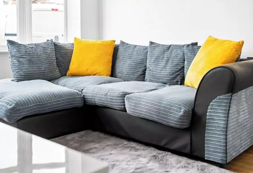 Residenssi The Rock, Solihull Retreat Birmingham Airport