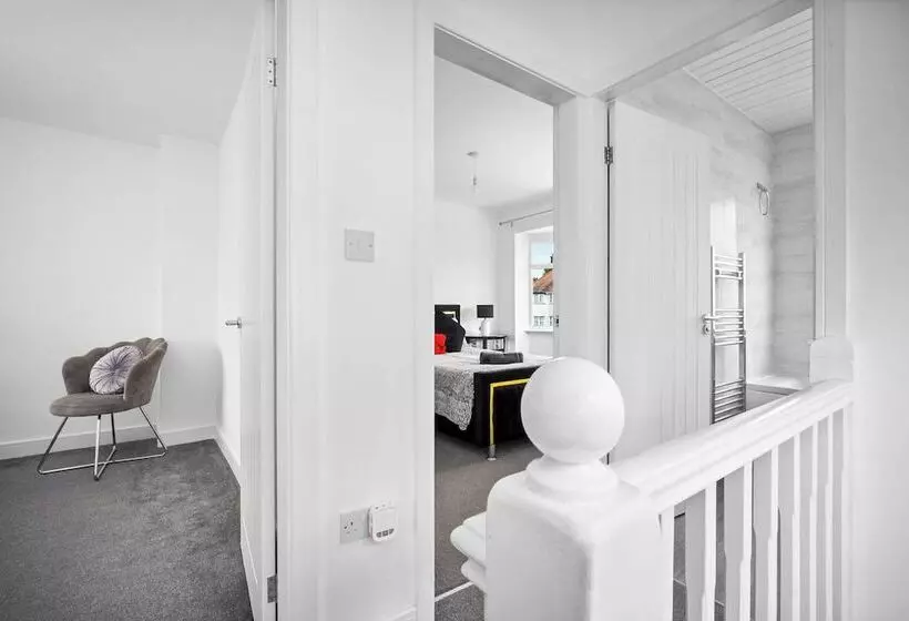 Residenssi The Rock, Solihull Retreat Birmingham Airport