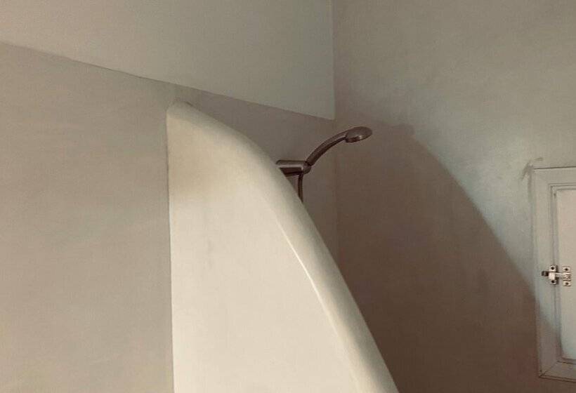 اقامتگاه Tinos Seaside Retreat For 5