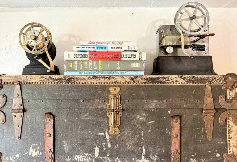 Siltcoos Station Retreats