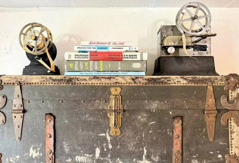 Siltcoos Station Retreats