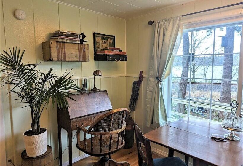 Siltcoos Station Retreats