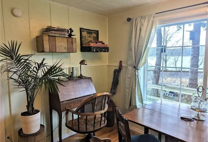 Siltcoos Station Retreats