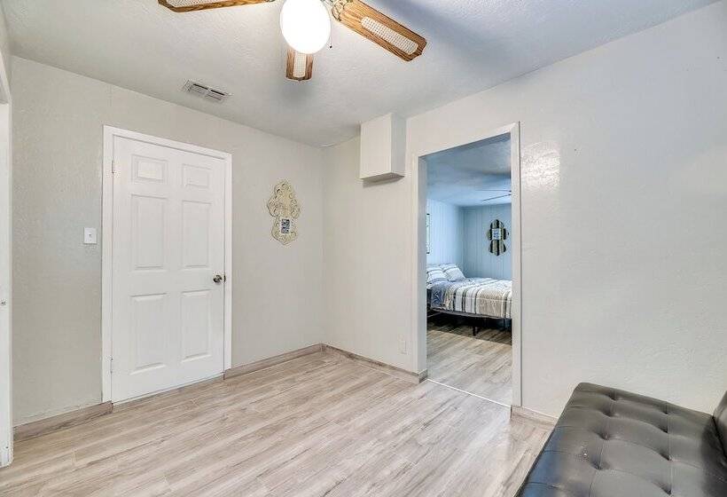 Single Story Brownsville Home ~ 2 Mi To Airport!