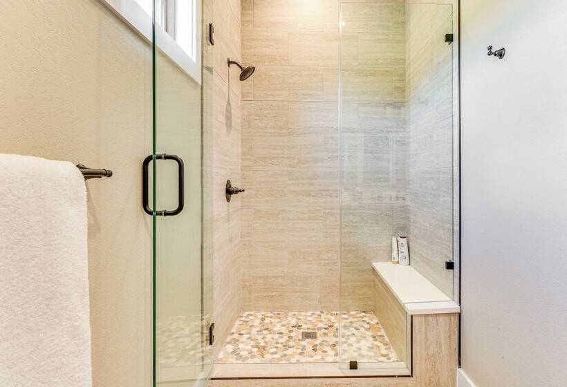 Spacious & Elegant Goldthwaite Escape On 72 Acres!