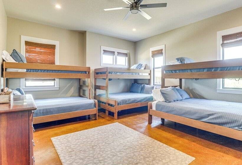 Spacious & Elegant Goldthwaite Escape On 72 Acres!