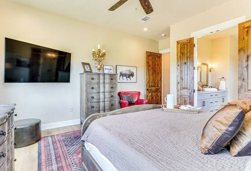 Spacious & Elegant Goldthwaite Escape On 72 Acres!