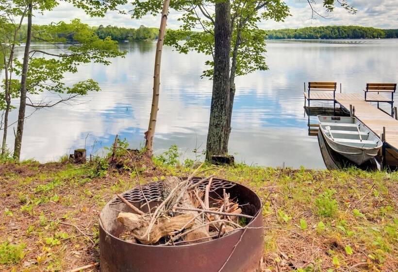 Bearskin Lake Cabin: Fish, Boat & Relax!