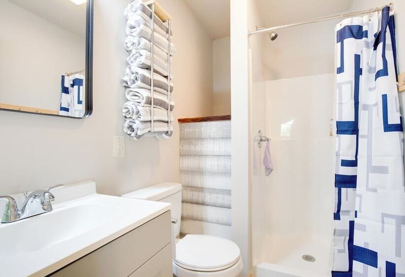 Bearskin Lake Cabin: Fish, Boat & Relax!