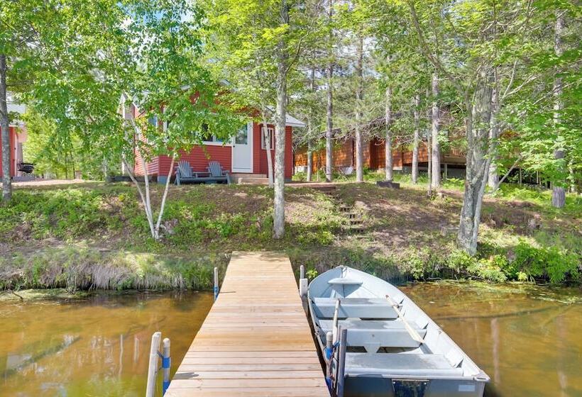 Bearskin Lake Cabin: Fish, Boat & Relax!